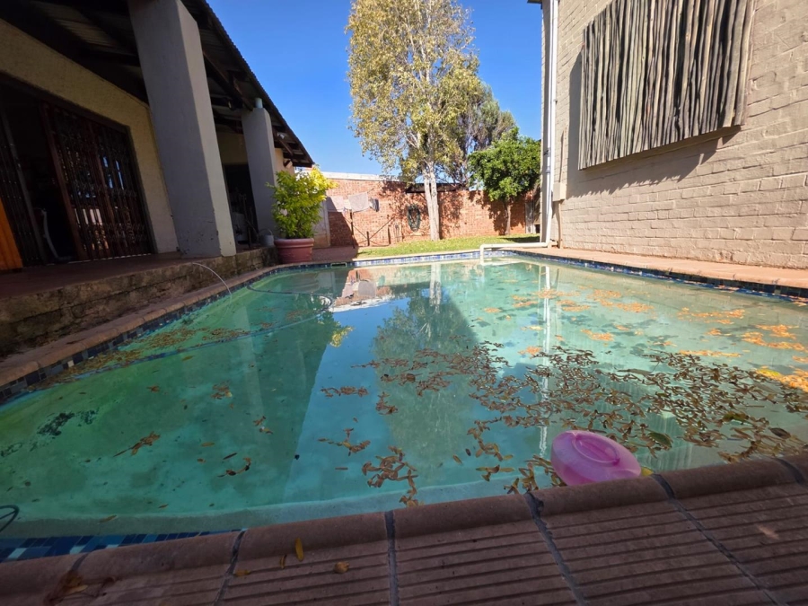 4 Bedroom Property for Sale in Beaconsfield Northern Cape